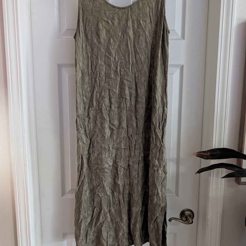 Elegant Olive Green Sleeveless Dress